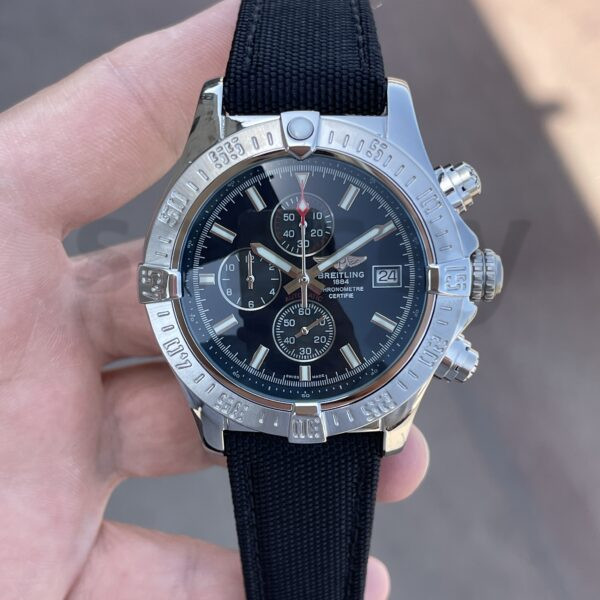 Breitling Avenger Chronograph Siyah