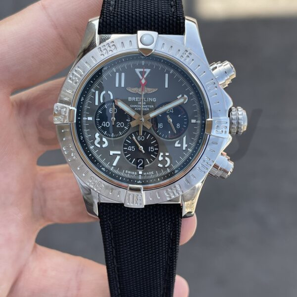 Breitling Avenger Chronograph