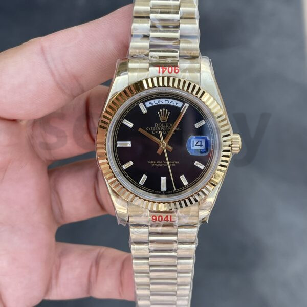 Rolex Day Date Gold 228238 Siyah Baget Taşlı Kadran