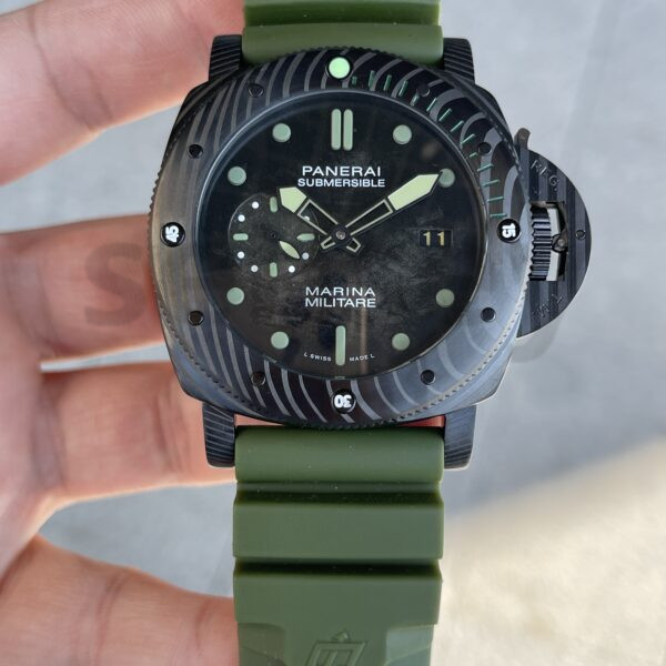 Panerai Submersible Carbotech PAM691