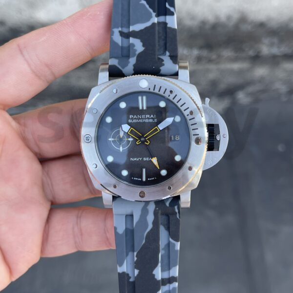 Panerai Submersible Gmt Navy Seals PAM 01323-2