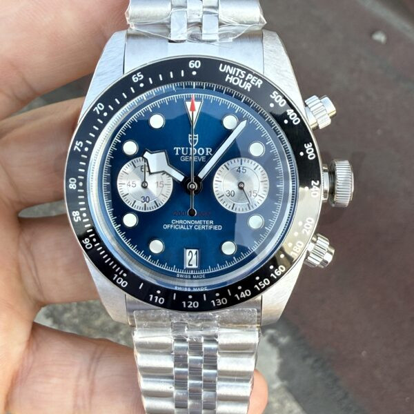 TUDOR Black Bay Chronograph Jubilee Kordon
