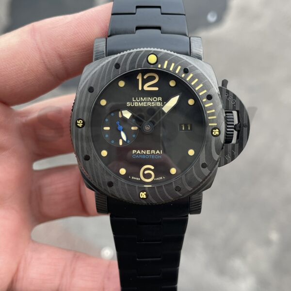 Panerai Submersible Carbotech PAM616