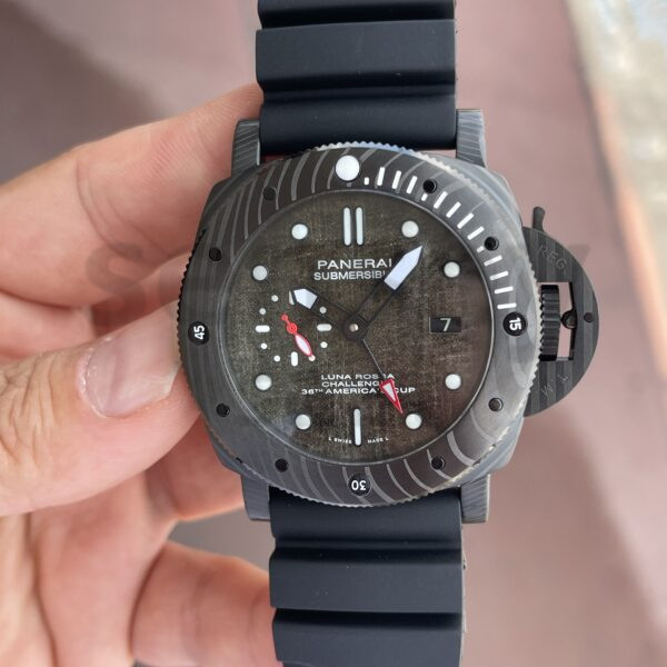Panerai Submersible Carbotech PAM1039