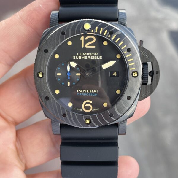 Panerai Submersible Carbotech PAM616