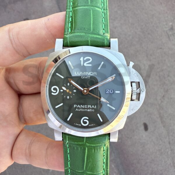 Panerai Luminor GMT Automatic Green Pam 1056 -5